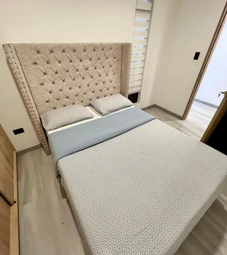 Luxurious & Rustic Medellin Apt - Up To 10 People